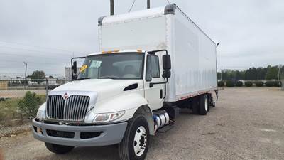 International 4300 26 ft Box Truck - 240HP, 6 Speed Automatic, Roll up Door, Liftgate