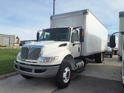 International 4300 26 ft Box Truck - 240HP, 6 Speed Automatic, Roll up Door, Liftgate