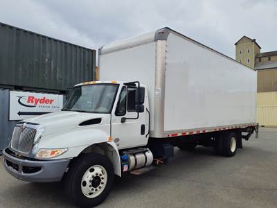 International 4300 26 ft Box Truck - 240HP, 6 Speed Automatic, Roll up Door, Liftgate