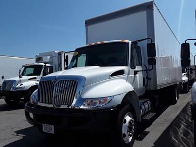 International 4300 26 ft Box Truck - 240HP, 6 Speed Automatic, Roll up Door, Liftgate