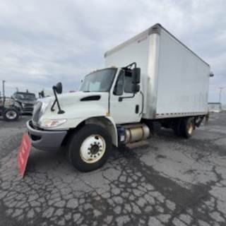 International 4300 18 ft Box Truck - 240HP, 6 Speed Automatic, Roll up Door, Liftgate