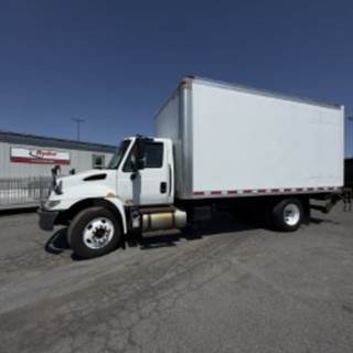 International 4300 18 ft Box Truck - 240HP, 6 Speed Automatic, Roll up Door, Liftgate