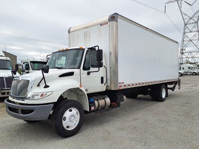 International 4300 26 ft Box Truck - 240HP, 6 Speed Automatic, Roll up Door, Liftgate