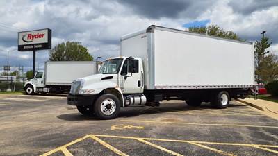 International 4300 26 ft Box Truck - 240HP, 6 Speed Automatic, Swing Door, Liftgate