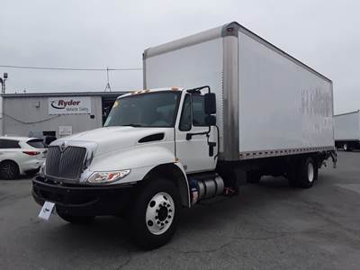 International 4300 26 ft Box Truck - 240HP, 6 Speed Automatic, Roll up Door, Liftgate