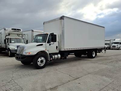 International 4300 26 ft Box Truck - 240HP, 6 Speed Automatic, Roll up Door, Liftgate