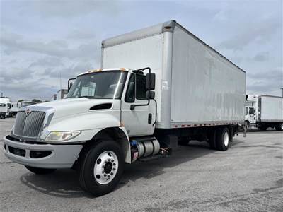International 4300 26 ft Box Truck - 240HP, 6 Speed Automatic, Roll up Door, Liftgate