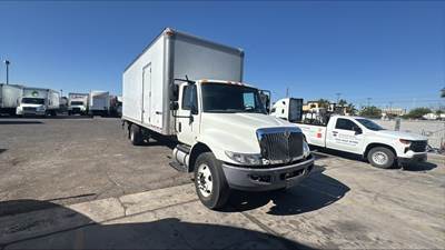 International 4300 26 ft Box Truck - 240HP, 6 Speed Automatic, Roll up Door, Liftgate