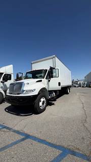 International 4300 26 ft Box Truck - 240HP, 6 Speed Automatic, Roll up Door, Liftgate