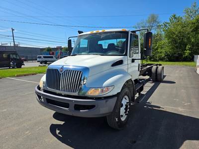 International 4300 Box Truck - 240HP, 6 Speed Automatic