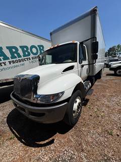 International 4300 26 ft Box Truck - 240HP, 6 Speed Automatic, Roll up Door, Liftgate