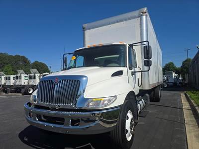 International 4300 26 ft Box Truck - 240HP, 6 Speed Automatic, Roll up Door, Liftgate