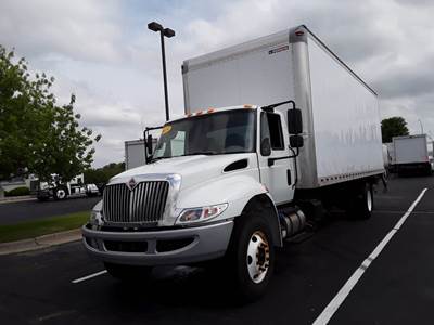 International 4300 26 ft Box Truck - 240HP, 6 Speed Automatic, Roll up Door, Liftgate