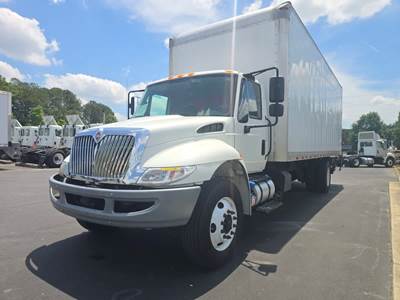 International 4300 26 ft Box Truck - 240HP, 6 Speed Automatic, Roll up Door, Liftgate