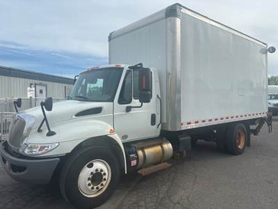 International 4300 18 ft Box Truck - 240HP, 6 Speed Automatic, Roll up Door, Liftgate