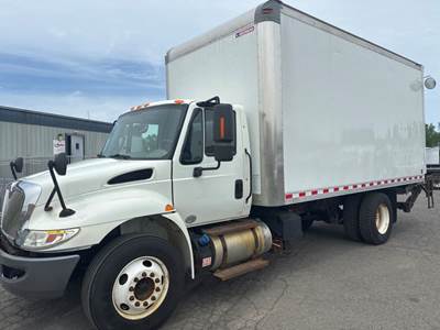 International 4300 18 ft Box Truck - 240HP, 6 Speed Automatic, Roll up Door, Liftgate