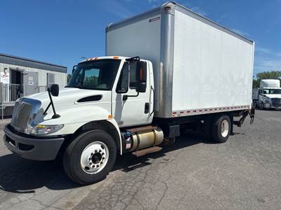 International 4300 18 ft Box Truck - 240HP, 6 Speed Automatic, Roll up Door, Liftgate
