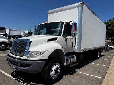 International 4300 24 ft Box Truck - 240HP, 7 Speed Automatic, Roll up Door, Liftgate