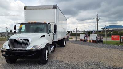 International 4300 26 ft Box Truck - 240HP, 7 Speed Automatic, Roll up Door, Liftgate