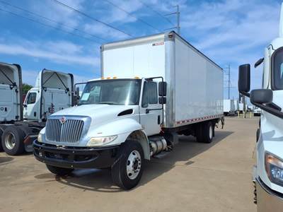 International 4300 26 ft Box Truck - 240HP, 6 Speed Automatic, Roll up Door, Liftgate