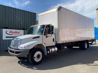 International 4300 26 ft Box Truck - 240HP, 6 Speed Automatic, Roll up Door, Liftgate