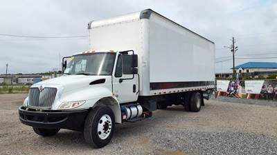 International 4300 26 ft Box Truck - 240HP, 6 Speed Automatic, Roll up Door, Liftgate