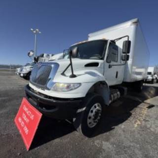 International 4300 26 ft Box Truck - 240HP, 6 Speed Manual, Roll up Door, Liftgate