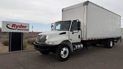 International 4300 26 ft Box Truck - 240HP, 6 Speed Automatic, Roll up Door, Liftgate
