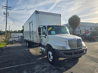 International 4300 26 ft Box Truck - 240HP, 6 Speed Automatic, Roll up Door, Liftgate