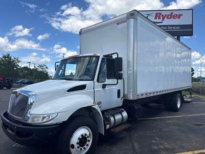 International 4300 26 ft Box Truck - 240HP, 6 Speed Automatic, Roll up Door, Liftgate