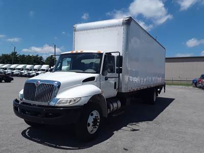 International 4300 26 ft Box Truck - 240HP, 6 Speed Automatic, Roll up Door, Liftgate