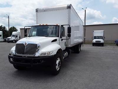 International 4300 26 ft Box Truck - 240HP, 6 Speed Automatic, Roll up Door, Liftgate