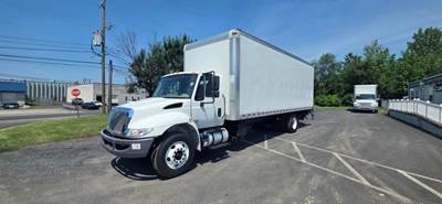 International 4300 26 ft Box Truck - 240HP, 6 Speed Automatic, Roll up Door, Liftgate