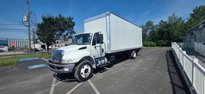 International 4300 26 ft Box Truck - 240HP, 6 Speed Automatic, Roll up Door, Liftgate