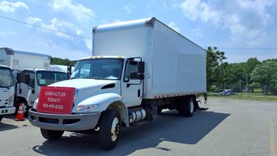 International 4300 26 ft Box Truck - 240HP, 6 Speed Automatic, Roll up Door, Liftgate