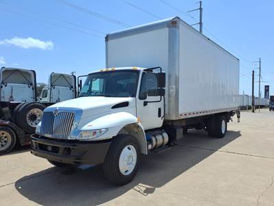 International 4300 26 ft Box Truck - 240HP, 6 Speed Automatic, Roll up Door, Liftgate