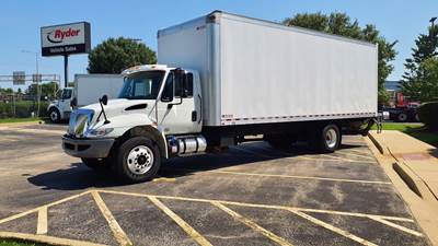 International 4300 26 ft Box Truck - 240HP, 7 Speed Automatic, Roll up Door, Liftgate