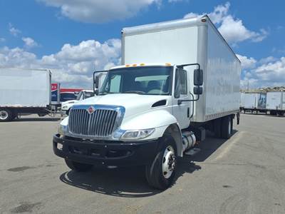 International 4300 26 ft Box Truck - 240HP, 6 Speed Automatic, Roll up Door, Liftgate