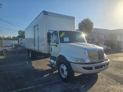 International 4300 26 ft Box Truck - 240HP, 6 Speed Automatic, Roll up Door, Liftgate