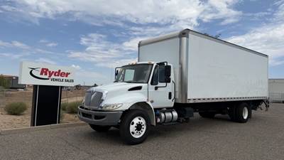 International 4300 26 ft Box Truck - 240HP, 6 Speed Automatic, Roll up Door, Liftgate