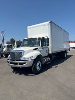 International 4300 26 ft Box Truck - 240HP, 6 Speed Automatic, Roll up Door, Liftgate