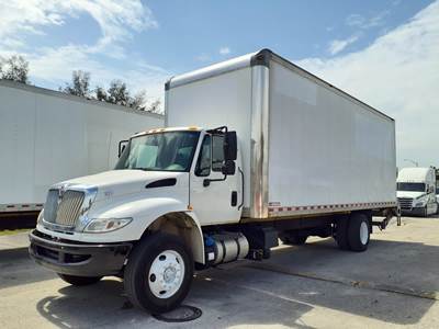 International 4300 26 ft Box Truck - 240HP, 6 Speed Automatic, Roll up Door, Liftgate