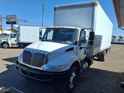 International 4300 26 ft Box Truck - 240HP, 6 Speed Automatic, Roll up Door, Liftgate