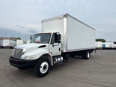International 4300 26 ft Box Truck - 240HP, 6 Speed Automatic, Roll up Door, Liftgate