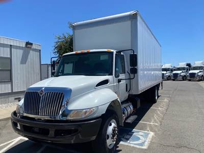 International 4300 26 ft Box Truck - 240HP, 6 Speed Automatic, Roll up Door, Liftgate