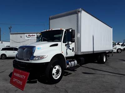 International 4300 26 ft Box Truck - 240HP, 6 Speed Automatic, Roll up Door, Liftgate