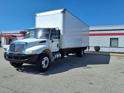 International 4300 26 ft Box Truck - 240HP, 6 Speed Automatic, Roll up Door, Liftgate