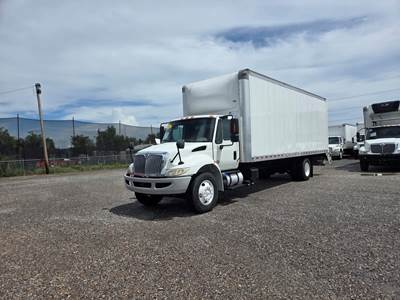 International 4300 26 ft Box Truck - 260HP, 7 Speed Automatic, Roll up Door, Liftgate