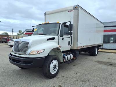 International 4300 26 ft Box Truck - 240HP, 6 Speed Automatic, Roll up Door, Liftgate