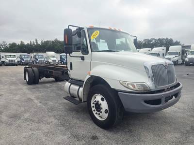 International 4300 Box Truck - 240HP, 6 Speed Automatic